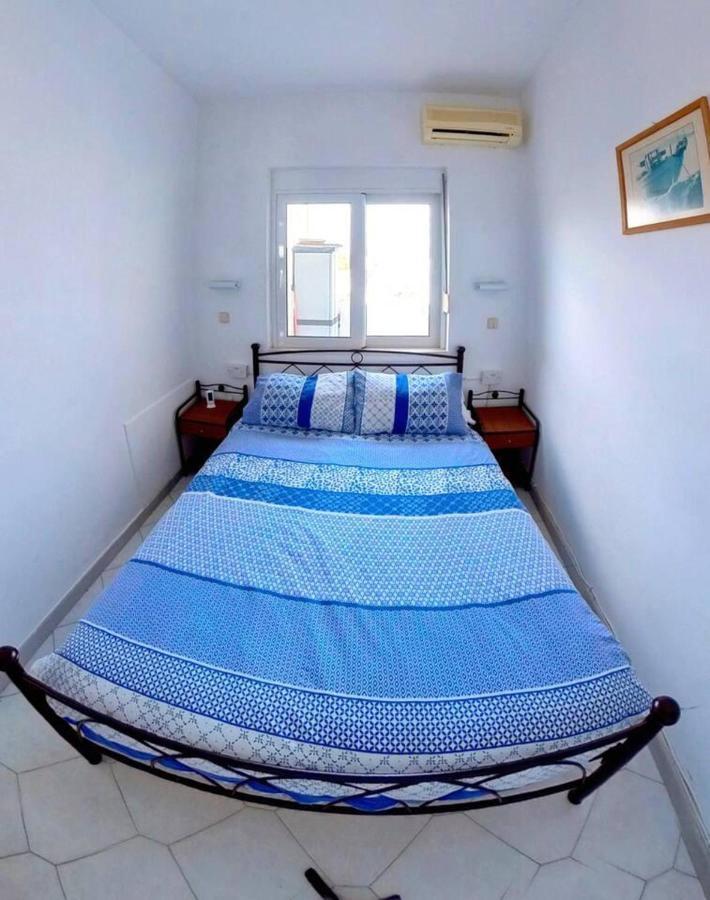 Deluxe Beach Apartment- Sleeps 2 & Private Terrace ฮารากิ ภายนอก รูปภาพ